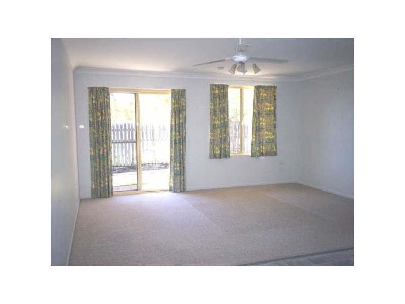 2/21 Shaw Street, Gladstone QLD 4680