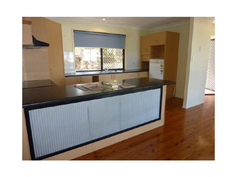 4 Ouston Place, South Gladstone QLD 4680