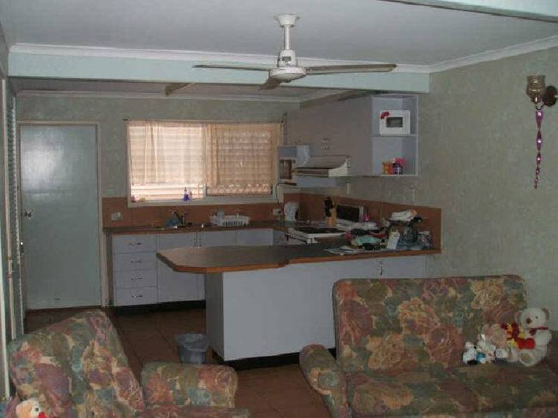 2/4 Wilmott Street, Gladstone QLD 4680