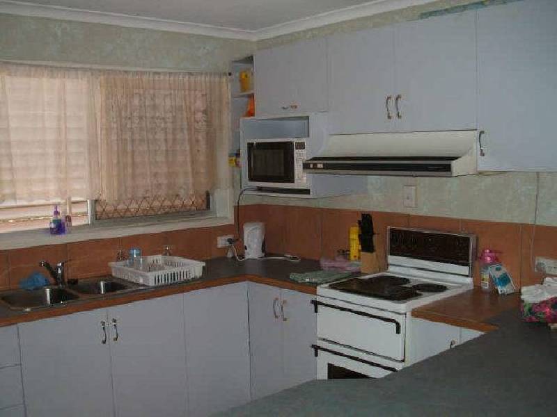 2/4 Wilmott Street, Gladstone QLD 4680