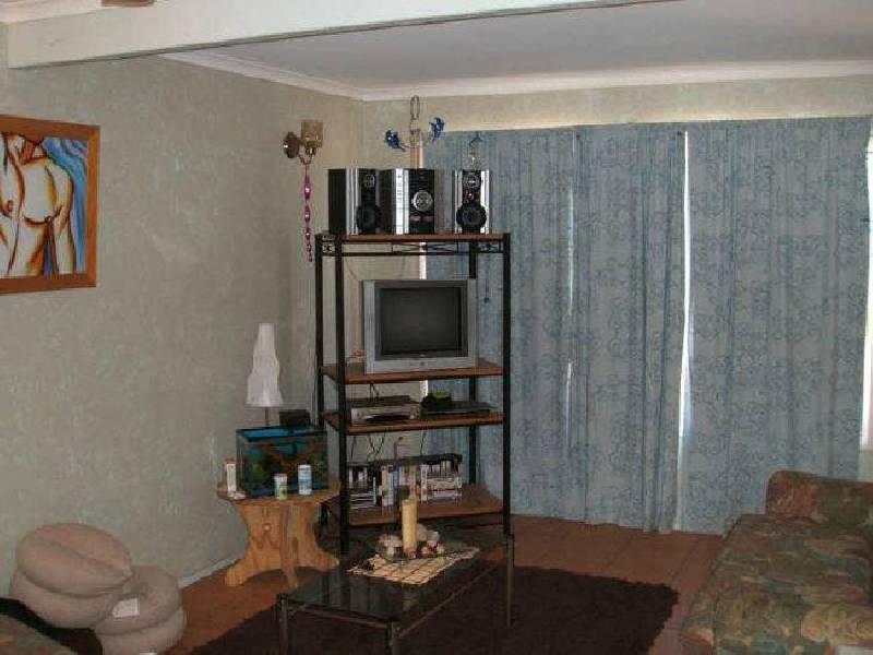 2/4 Wilmott Street, Gladstone QLD 4680