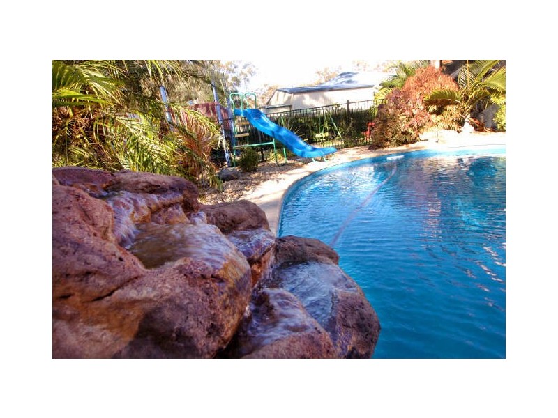 3 Jackson Court, New Auckland QLD 4680