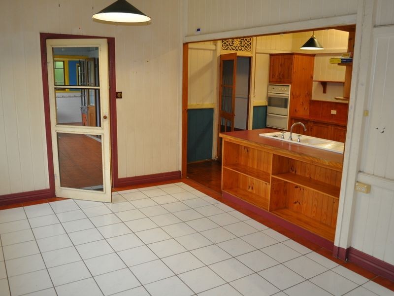 10 Herbert Street, Gladstone QLD 4680