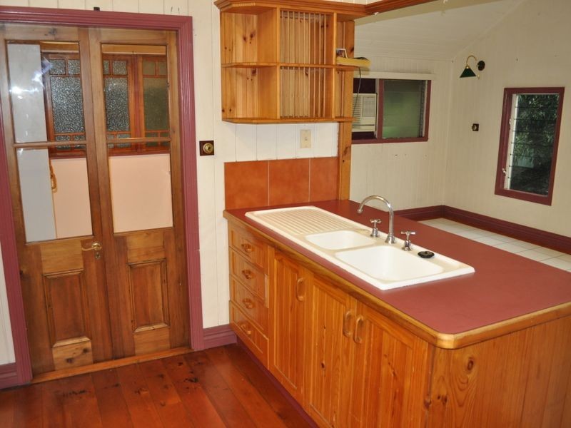 10 Herbert Street, Gladstone QLD 4680