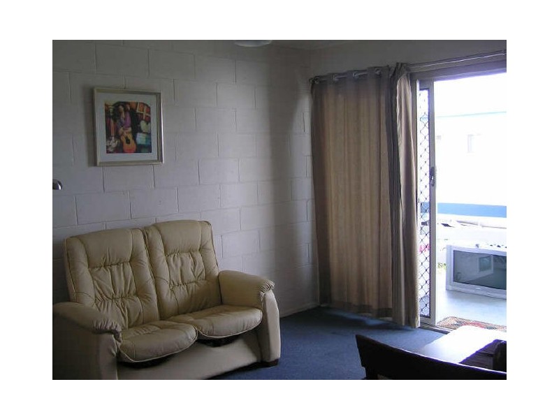 1 Side Street, West Gladstone QLD 4680