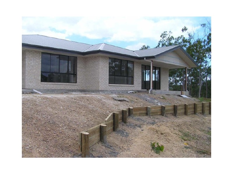 16 Skyline Drive, New Auckland QLD 4680