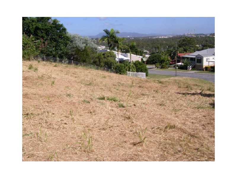 8 Earls Court, Telina QLD 4680