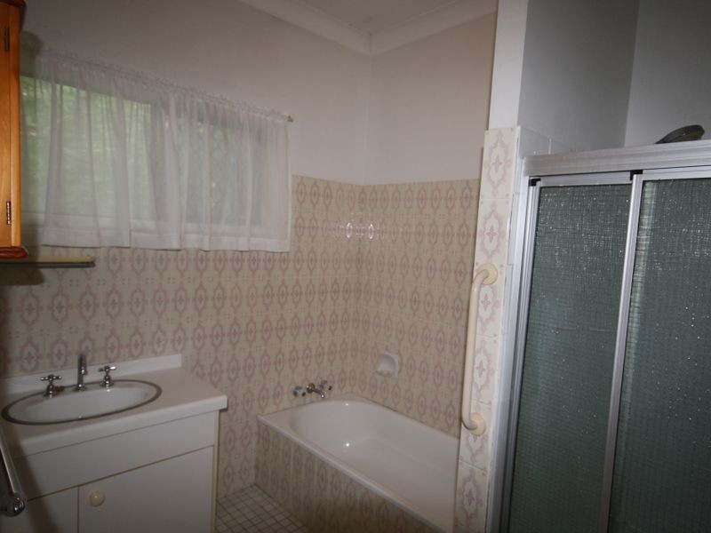 5 Elizabeth Street, South Gladstone QLD 4680