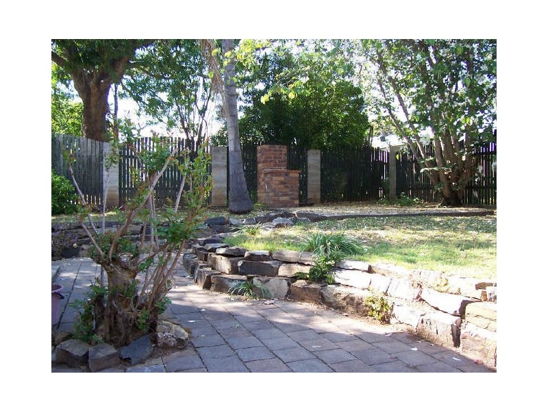 12 Vincent Street, West Gladstone QLD 4680