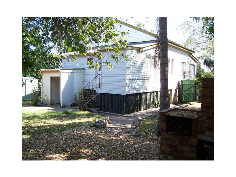 12 Vincent Street, West Gladstone QLD 4680