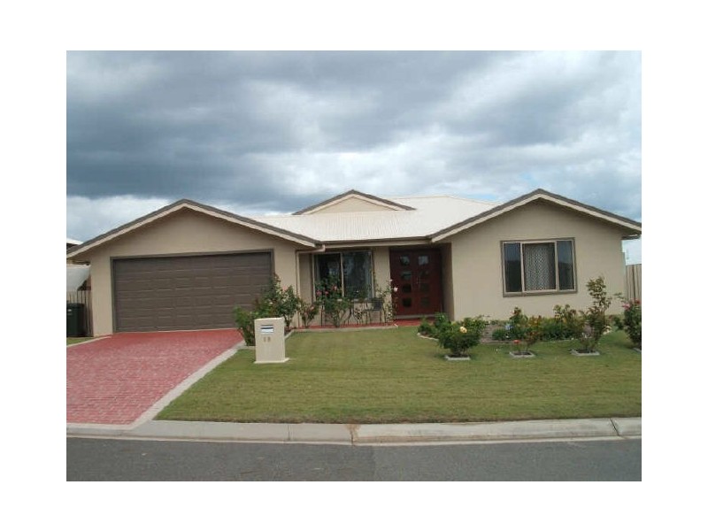 16 Bristol Place, Clinton QLD 4680