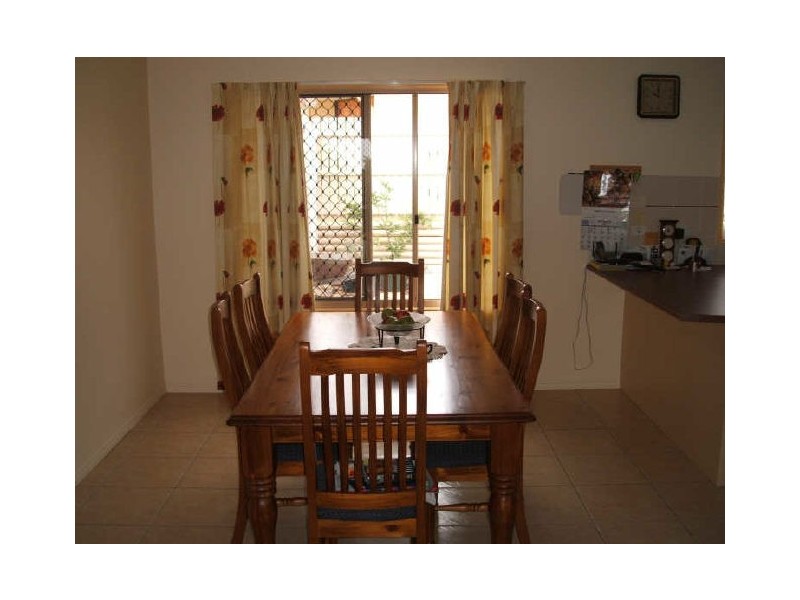16 Bristol Place, Clinton QLD 4680
