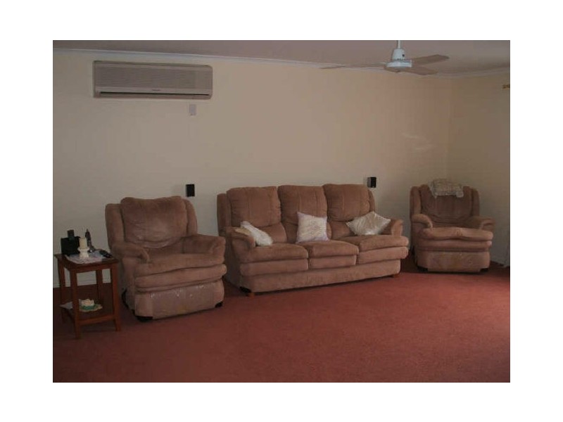 16 Bristol Place, Clinton QLD 4680