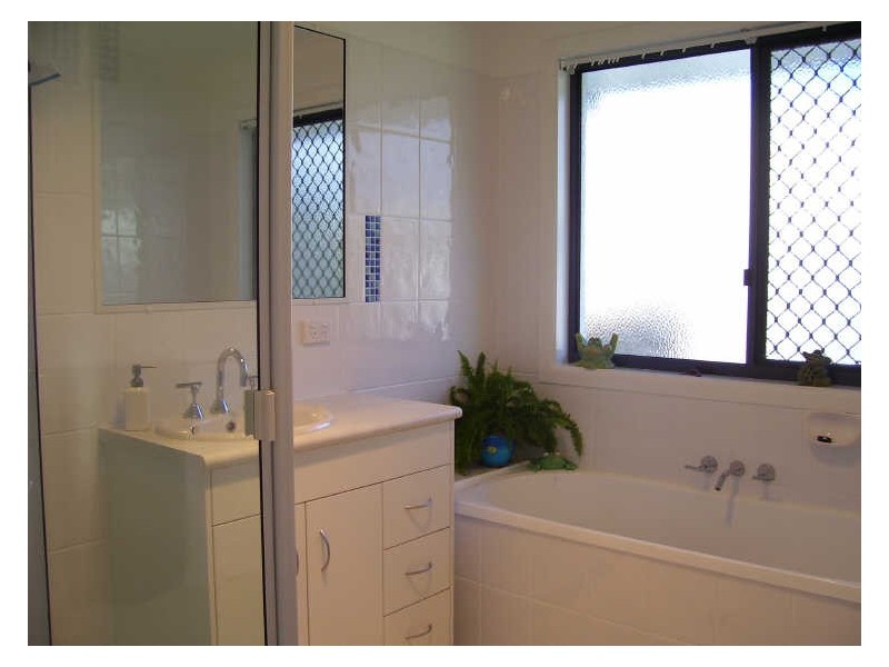 3 Dolphin Terrace, Gladstone QLD 4680