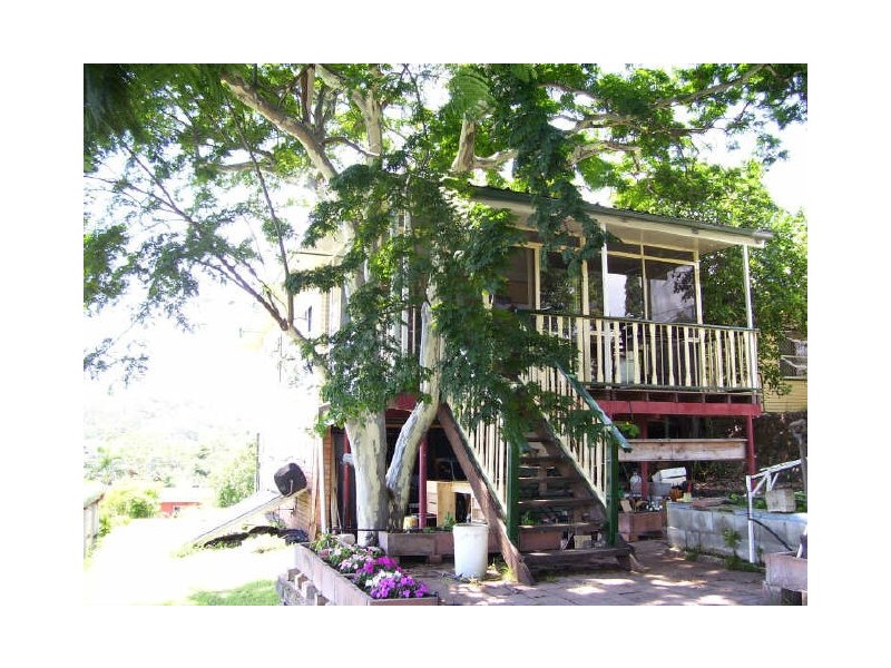 22 Walters Avenue, West Gladstone QLD 4680