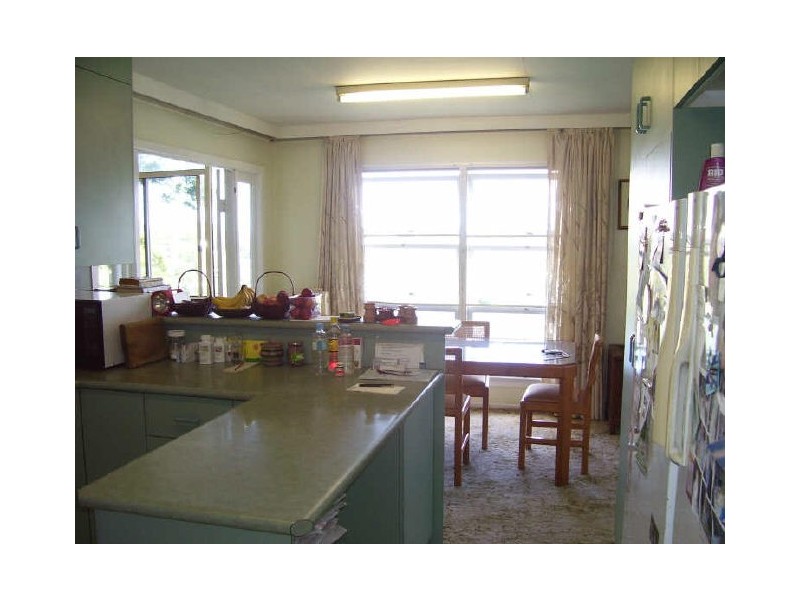 22 Walters Avenue, West Gladstone QLD 4680