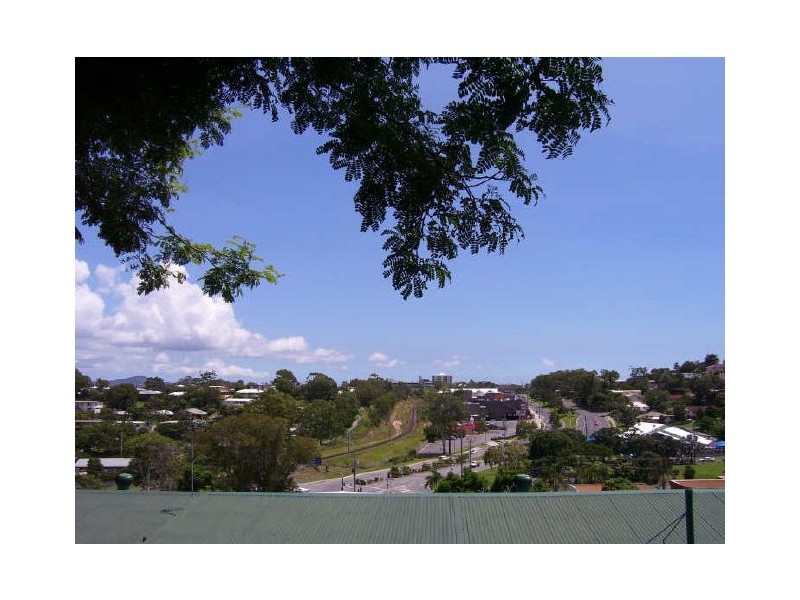 22 Walters Avenue, West Gladstone QLD 4680