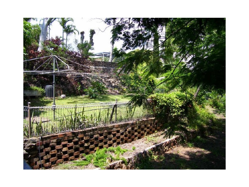 22 Walters Avenue, West Gladstone QLD 4680