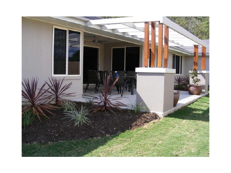 8 Southern Cross Close, Telina QLD 4680