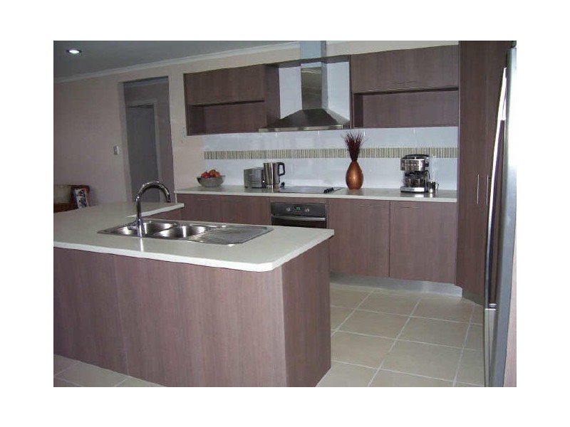 8 Southern Cross Close, Telina QLD 4680