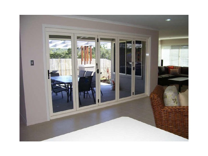 8 Southern Cross Close, Telina QLD 4680