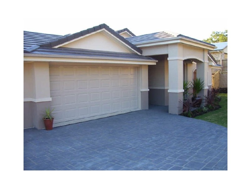 8 Southern Cross Close, Telina QLD 4680