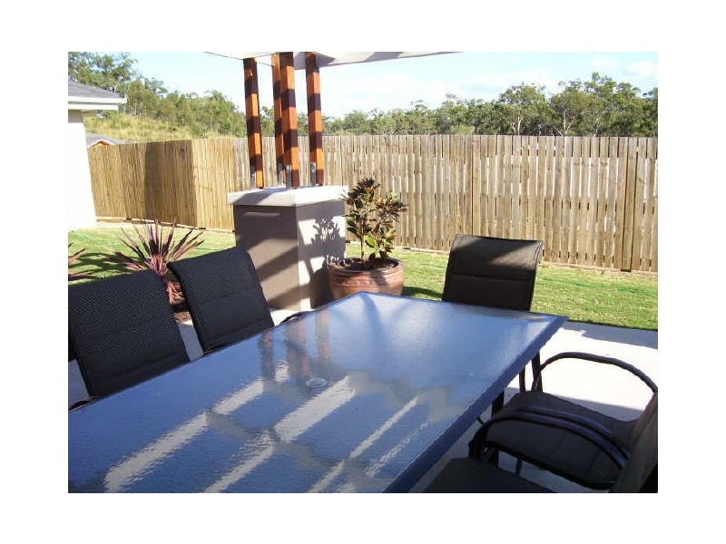 8 Southern Cross Close, Telina QLD 4680