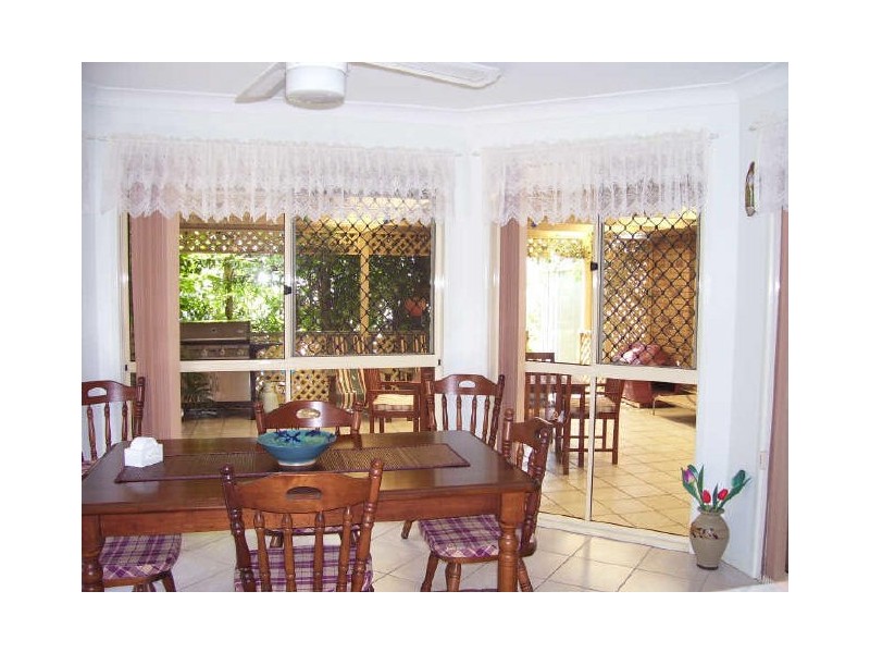 12 Lakeside Place, Gladstone QLD 4680