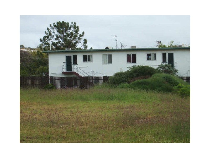 6 Boles Street, West Gladstone QLD 4680