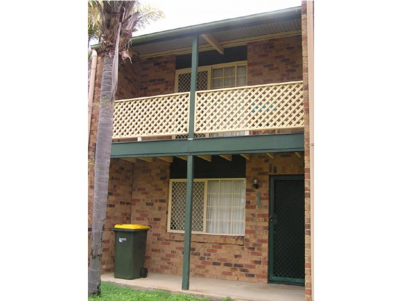 1/218 Auckland Street, Gladstone QLD 4680