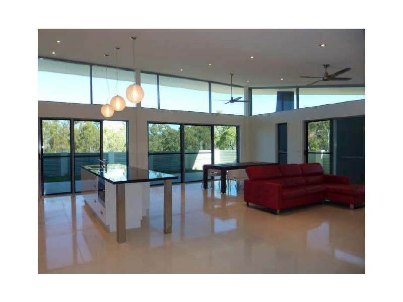 1 Dolphin Terrace, Gladstone QLD 4680