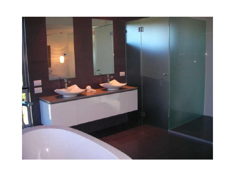 1 Dolphin Terrace, Gladstone QLD 4680