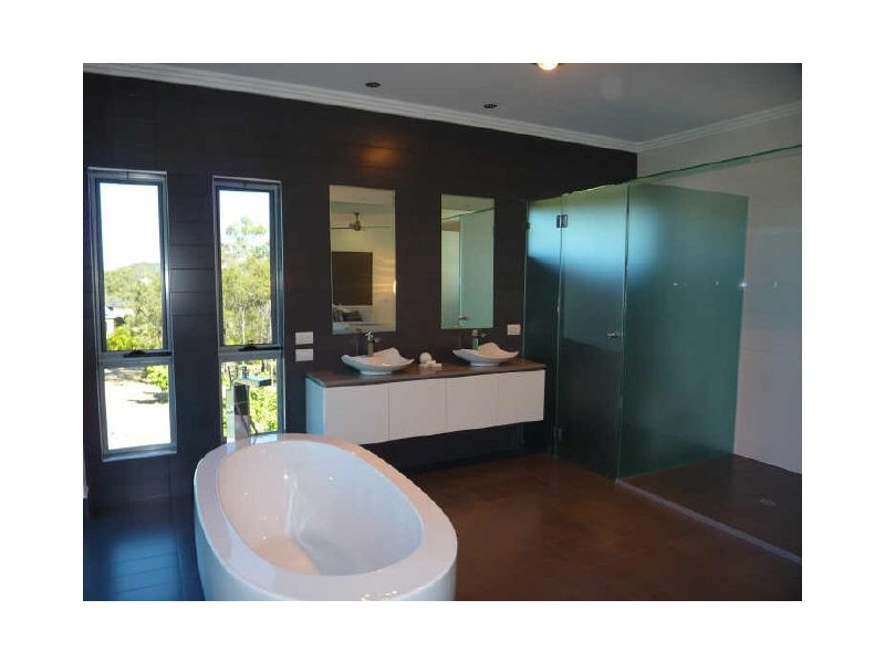 1 Dolphin Terrace, Gladstone QLD 4680