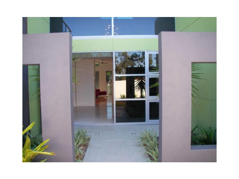 1 Dolphin Terrace, Gladstone QLD 4680