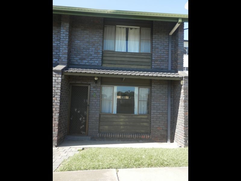 4/3 View Street, West Gladstone QLD 4680