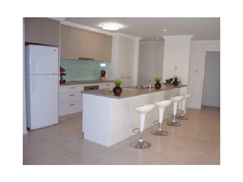 24 Larcom Rise, West Gladstone QLD 4680