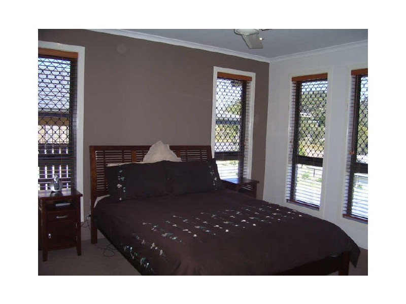 24 Larcom Rise, West Gladstone QLD 4680