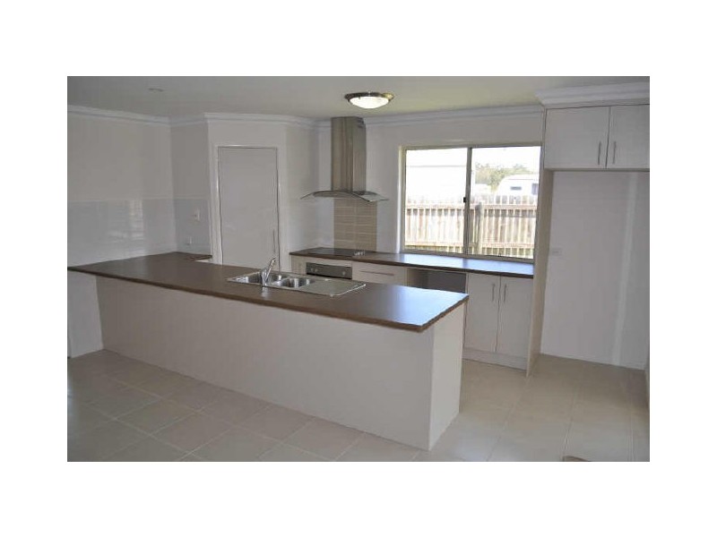 4 Johnson Street, Glen Eden QLD 4680