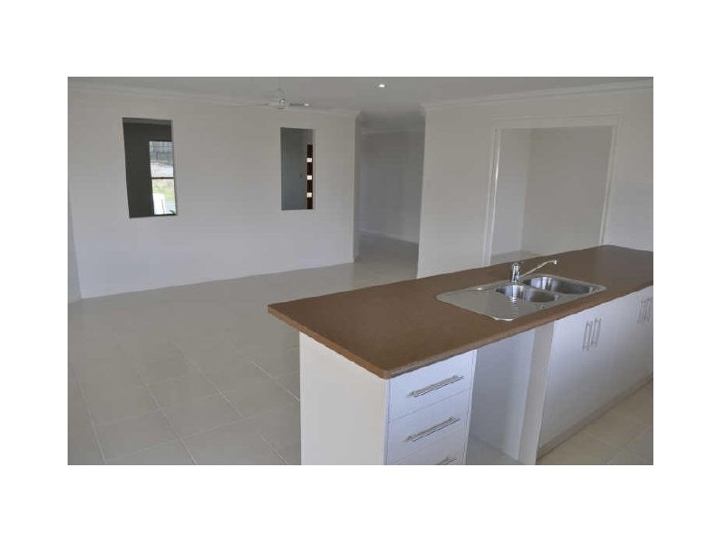 4 Johnson Street, Glen Eden QLD 4680