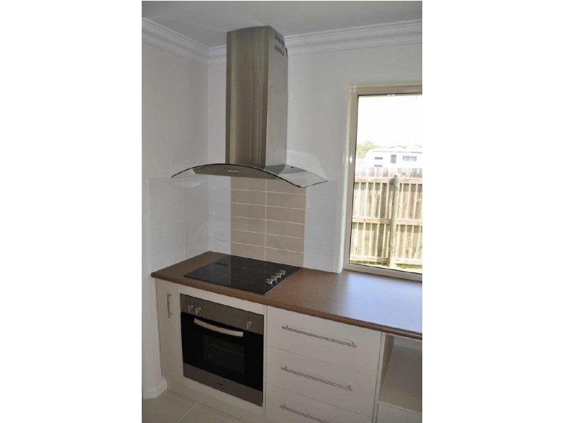 4 Johnson Street, Glen Eden QLD 4680