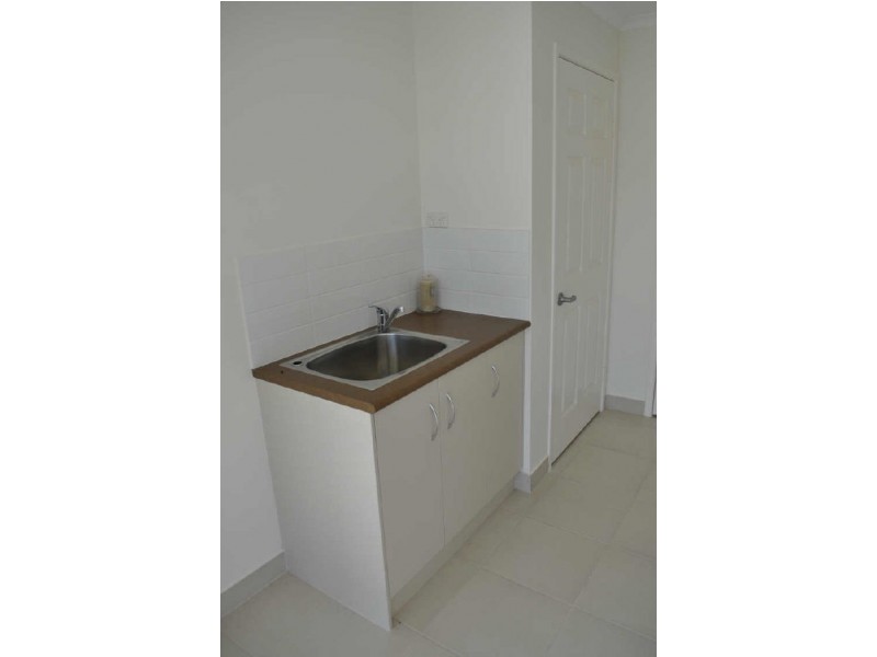 4 Johnson Street, Glen Eden QLD 4680