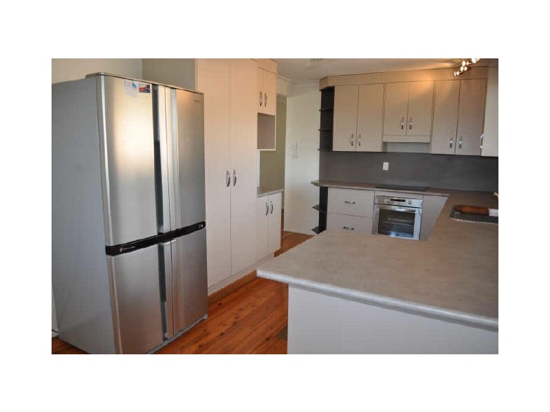 43 Flinders Street, West Gladstone QLD 4680