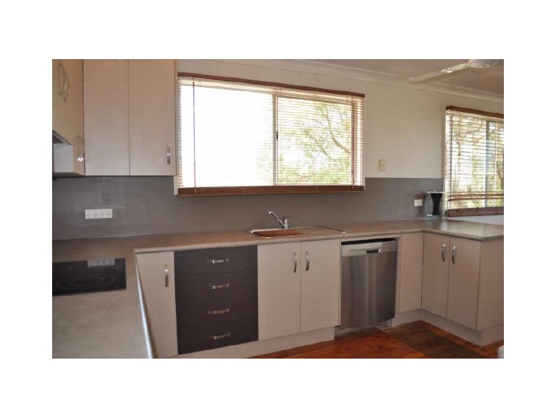 43 Flinders Street, West Gladstone QLD 4680