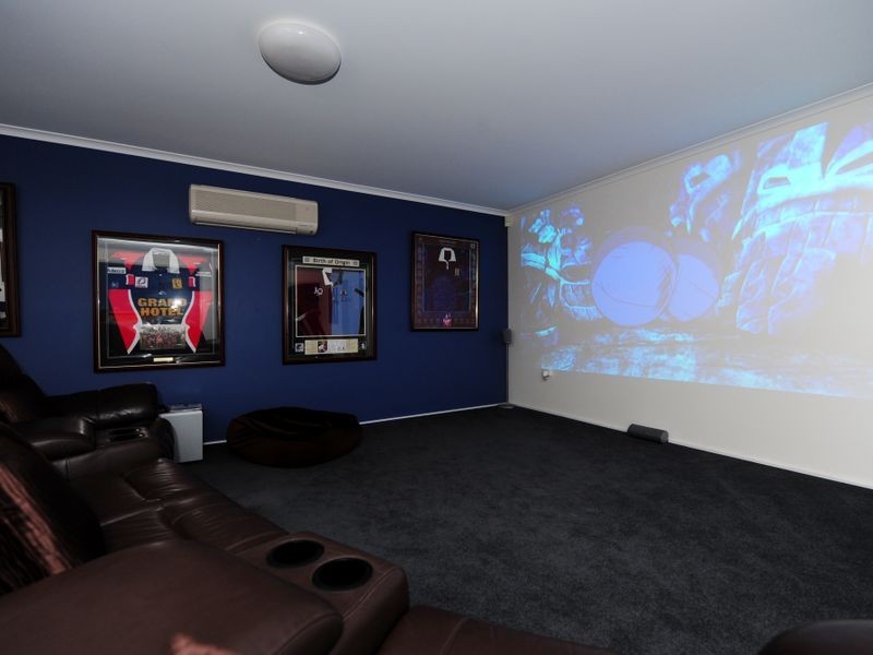 16 Windward Passage, South Gladstone QLD 4680