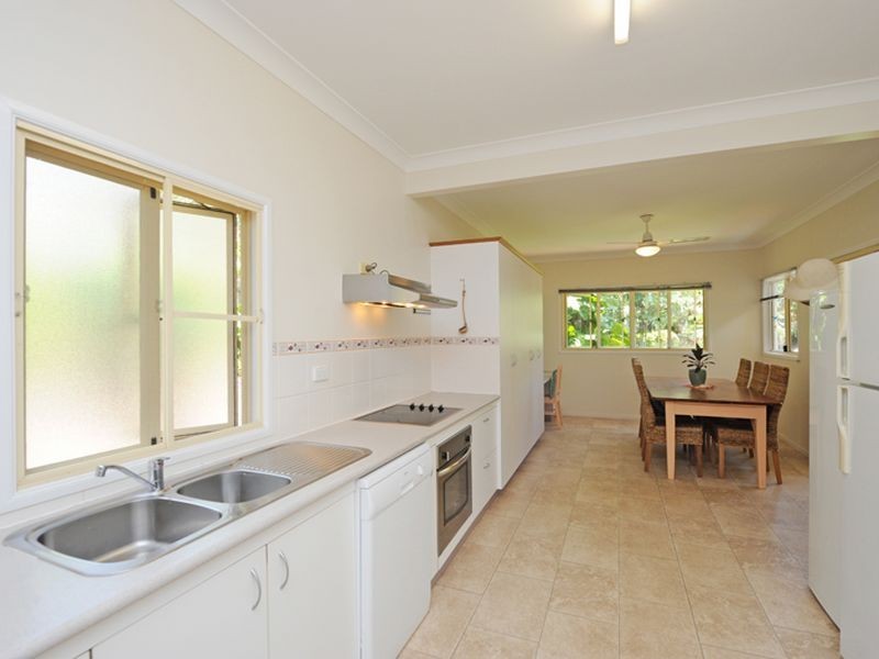 8 Hunter Street, West Gladstone QLD 4680