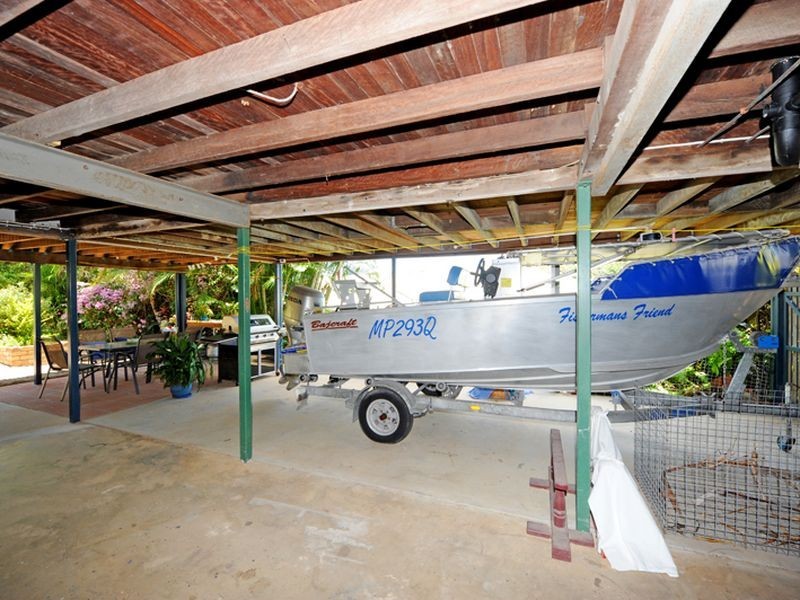 8 Hunter Street, West Gladstone QLD 4680