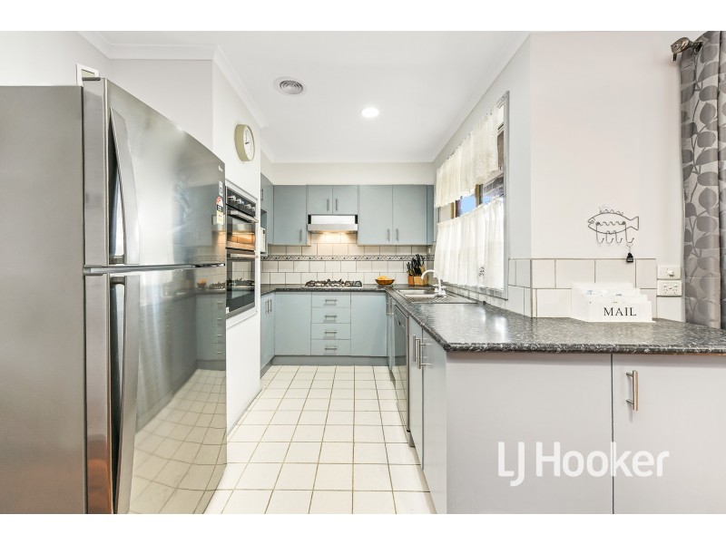 8 Acre Rise, Hampton Park VIC 3976