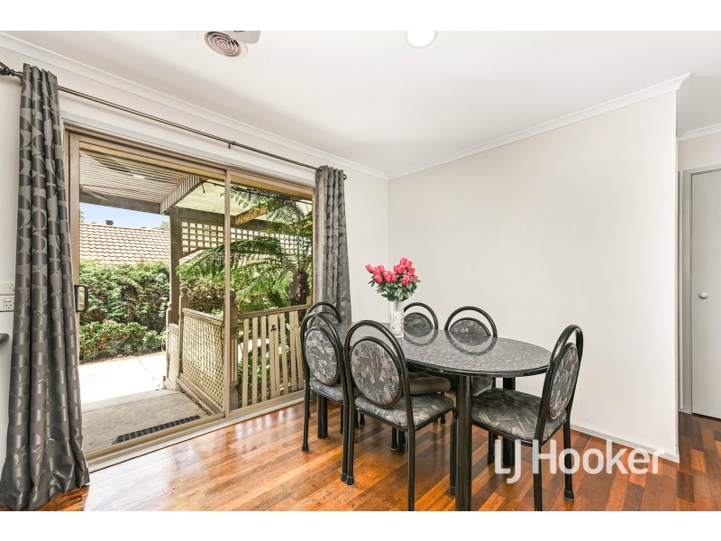 8 Acre Rise, Hampton Park VIC 3976