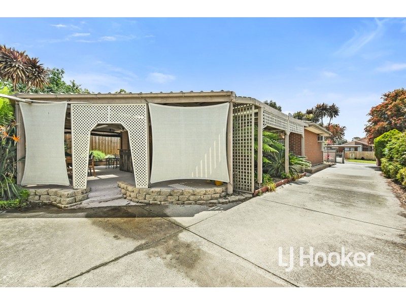 8 Acre Rise, Hampton Park VIC 3976