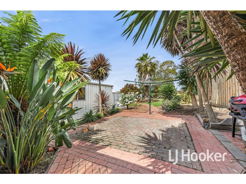 8 Acre Rise, Hampton Park VIC 3976